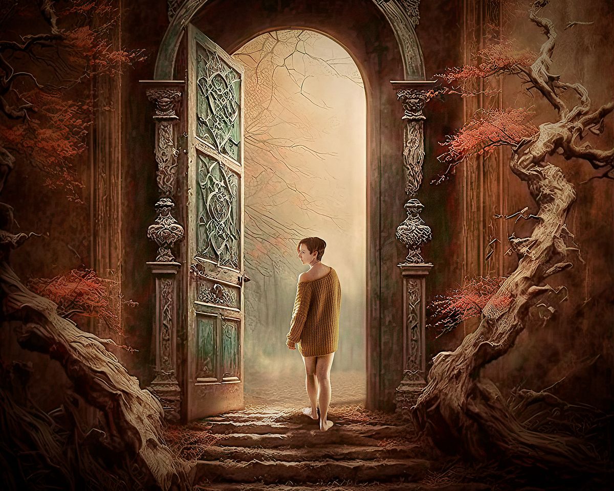 photo tarot femme montant un escalier, regardant en arrière vers un monde sombre, lumière à travers une porte ouverte