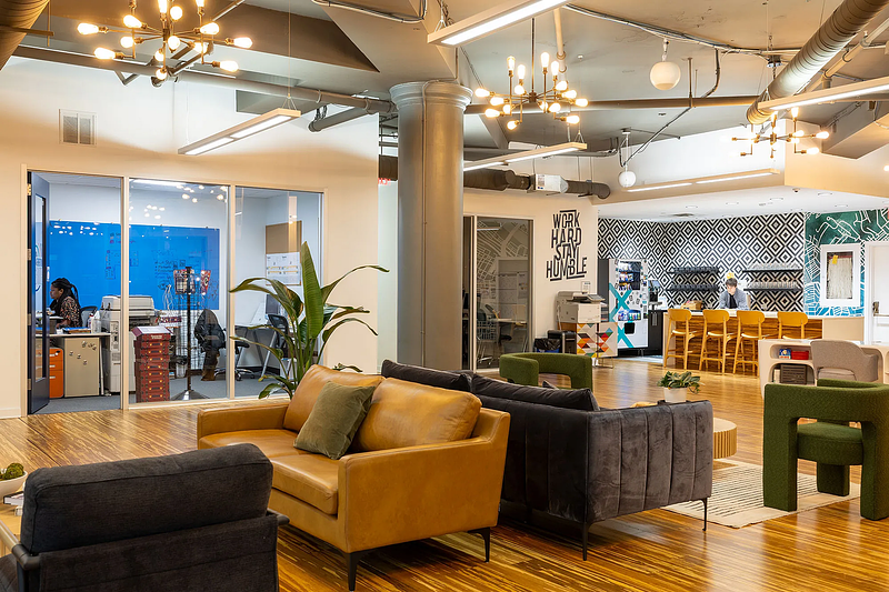 Expansive and Mulberry Photo Werx to host Headshots & Happy Hour