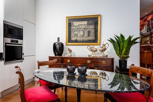 Fotografia de na Casa Andaluz,detalhe Mesa de refeições,  interiores de luxo concebidos por FEMMA Interior Design.