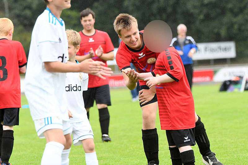 Real Madrid Fußballschule: Sommercamp mit Trainingswoche und Abschlussturnier!