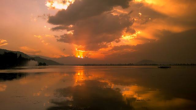 Superb SUN, A great light source