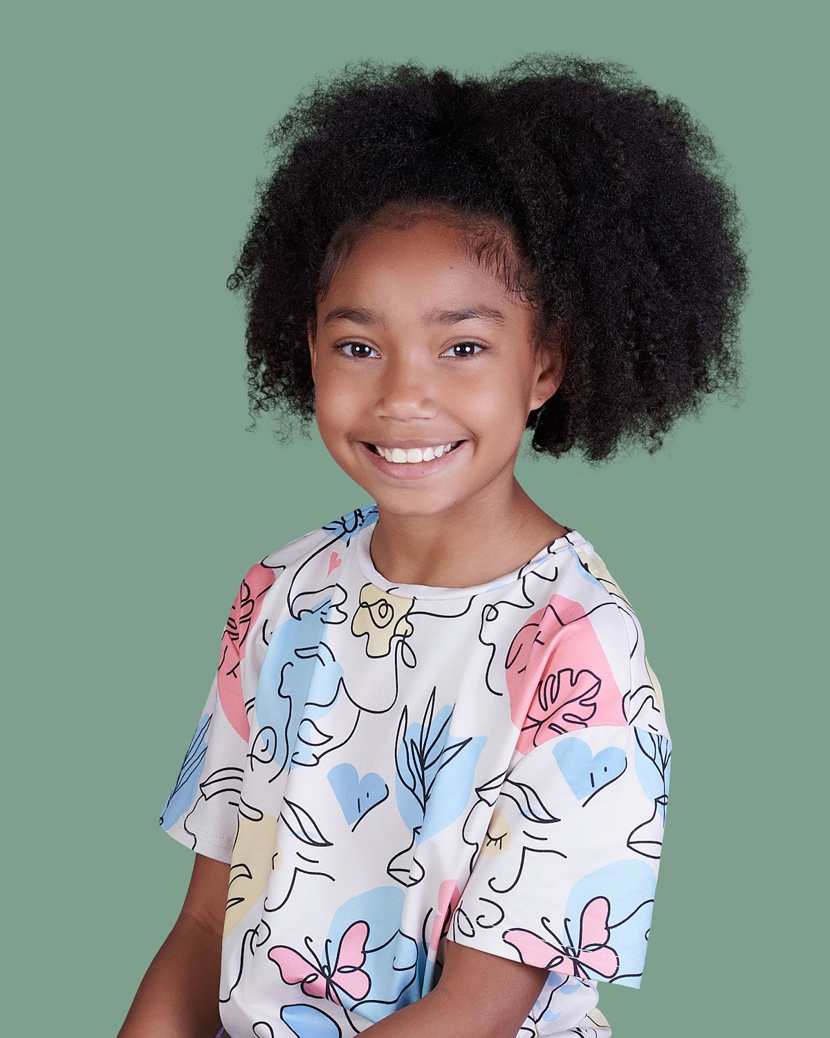 Class photo of young girl taken during school picture day.