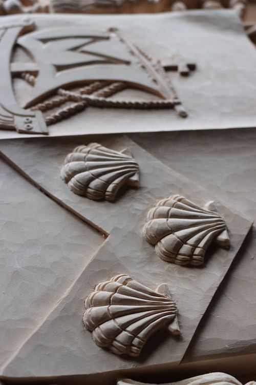 close detail of the three shells on the chevron