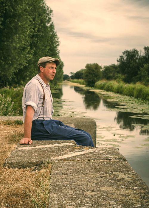 Bonjour, je suis Jean-Marie Caillard, Photographe entre portrait et paysage, argentique et num&eacute;rique. Mon travail explore la lumi&egrave;re, l&rsquo;atmosph&egrave;re et des instants simples.
