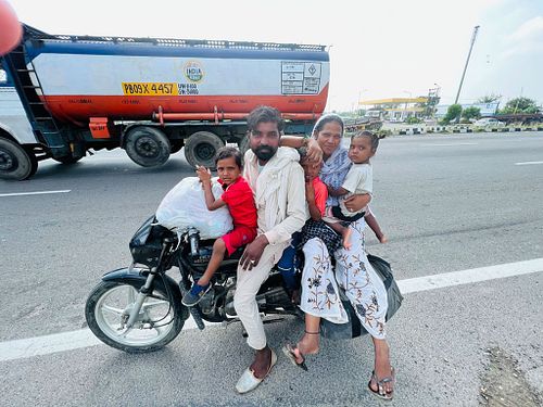 ON THE ROADS OF INDIA 1