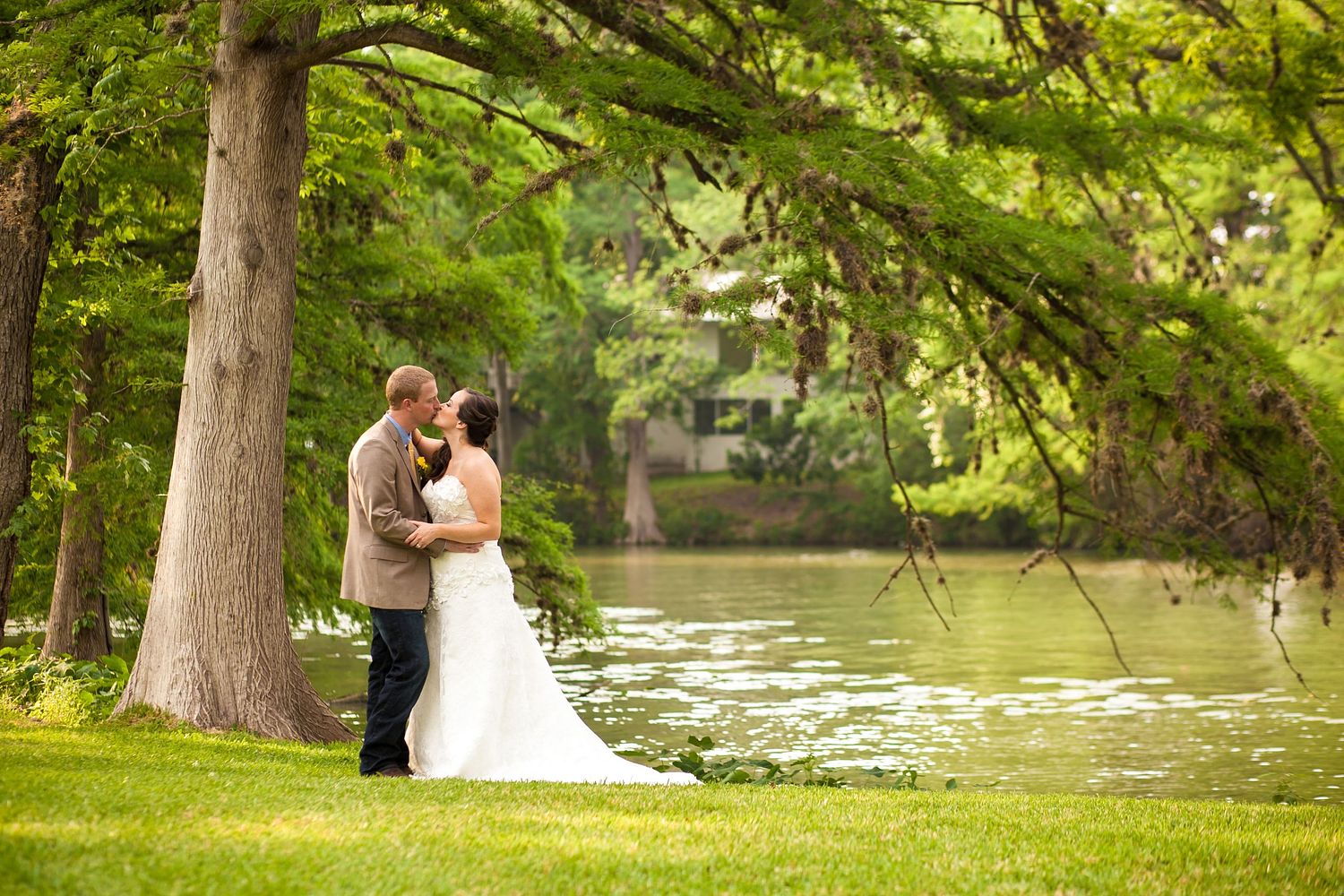 wedding portrait bride groom gruene tx gudalaupe river