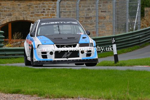 Mitsubishi Lancer Evo 5 driven by Jim Herbert