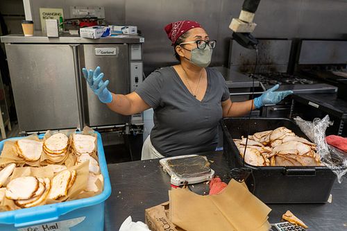 Closing moment from Homeboy Industries during the pandemic — documentary photography by David Andrade