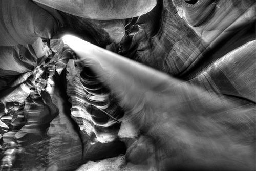 7 foot photographer, workshop tour in US, United States, black & white, b&w, upper antelope canyon, page, az