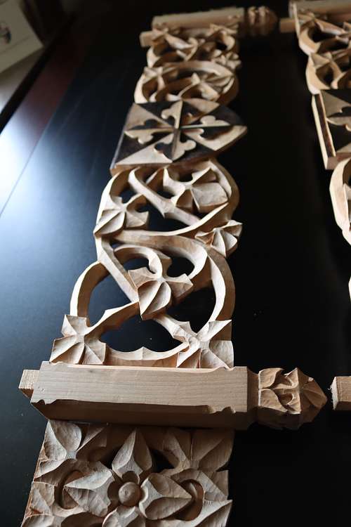 another angle of the shelf carvings in good light
