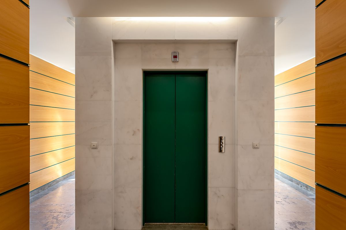 Fotografia imobili&aacute;ria de apartamento T4 no Belas Clube de Camp