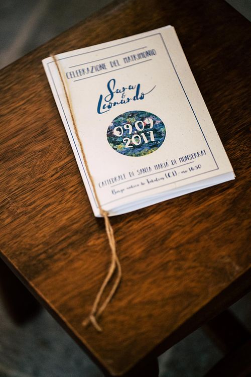 fotografo matrimonio Sardegna dettagli libretto cerimonia chiesa Tratalias