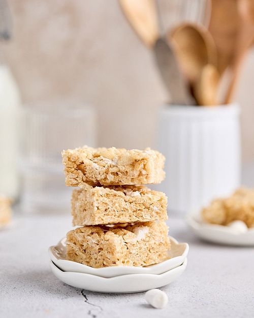 A stack of rice crispy treats