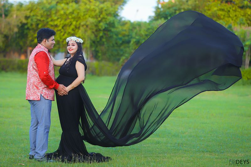 DP005 - Black Body Fit Gown