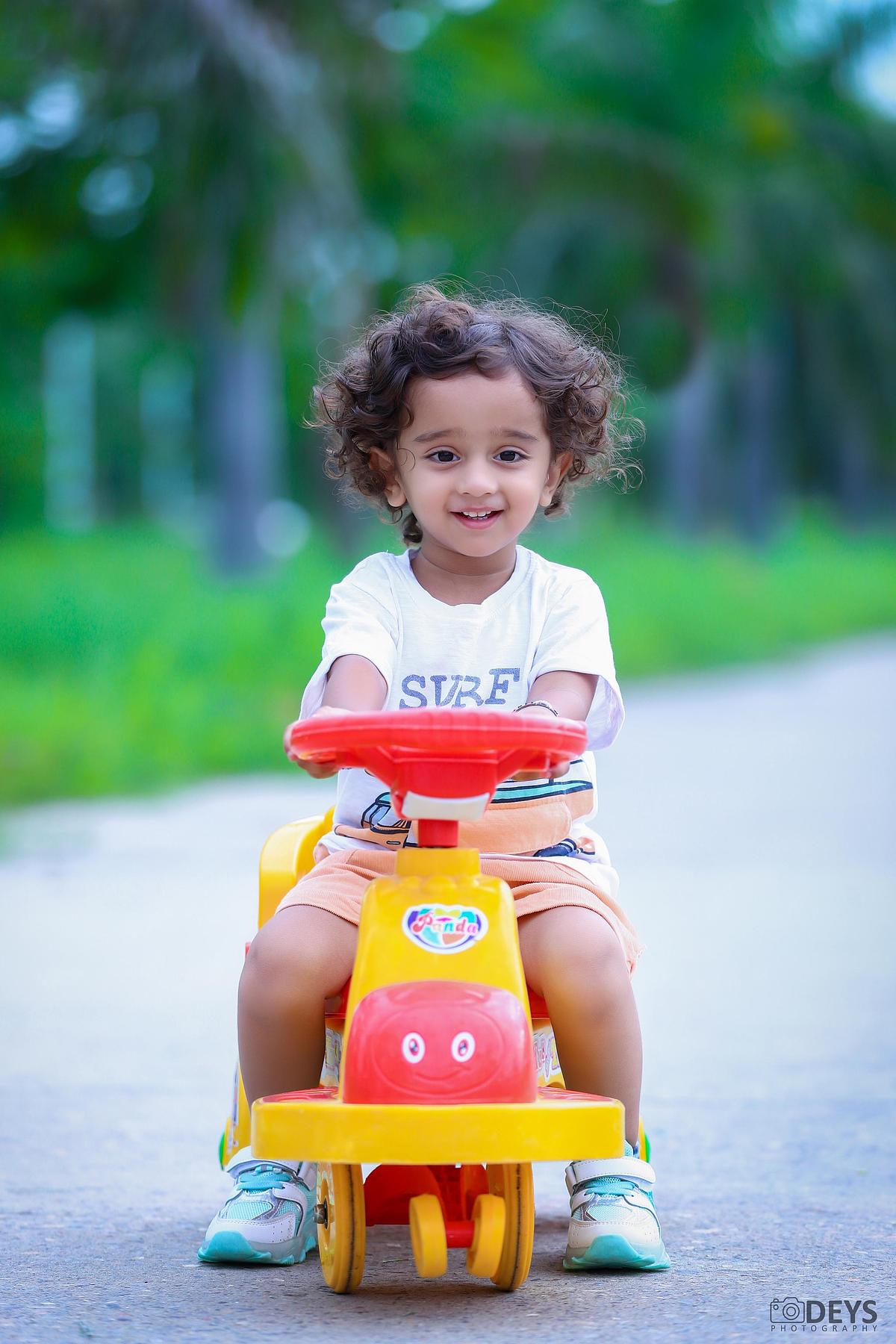 Boy kid photoshoot in Swarn Jayanti Park