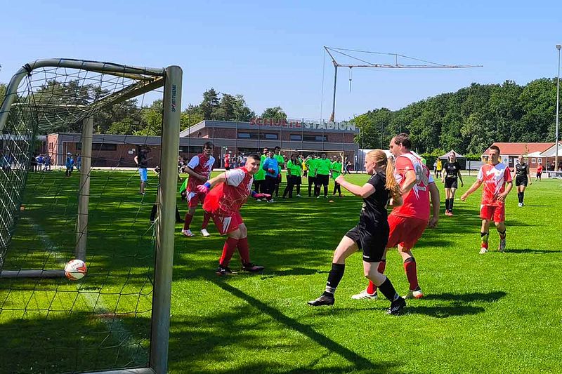 10 Jahre Inklusion &ndash; Wir feiern mit L&uuml;nnis Soccerteam auf dem Platz