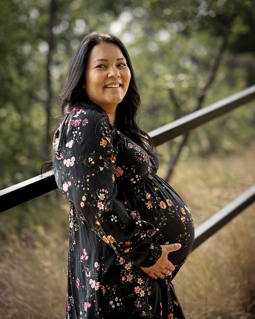 Portrait of expecting mother in Edmonton.