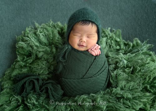 CREATIVE NEWBORN PHOTOGRAPHY