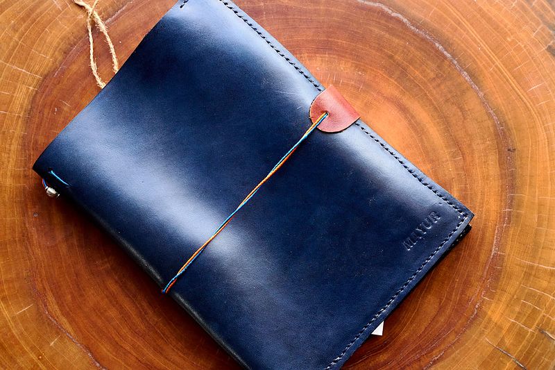Skins: Nyinu Leather Portfolio Journal - A5