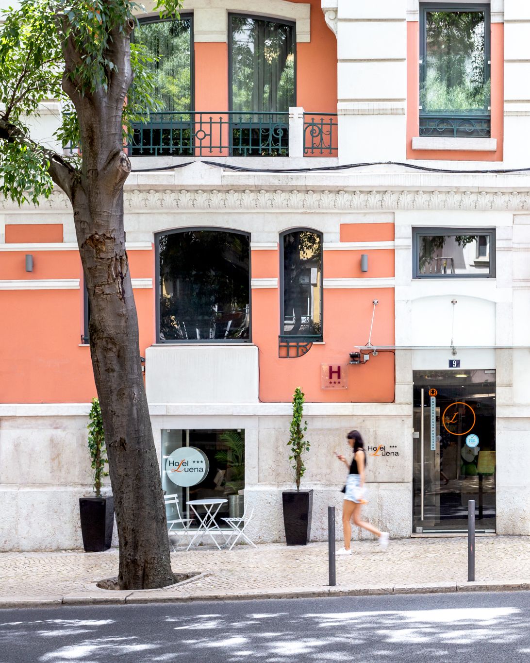 HOTEL LUENA Detalhe Fachada