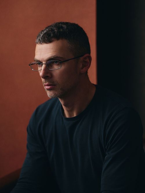 Ionut Lupescu is a talented portrait and lifestyle photographer who has been capturing beautiful memories for over five years.