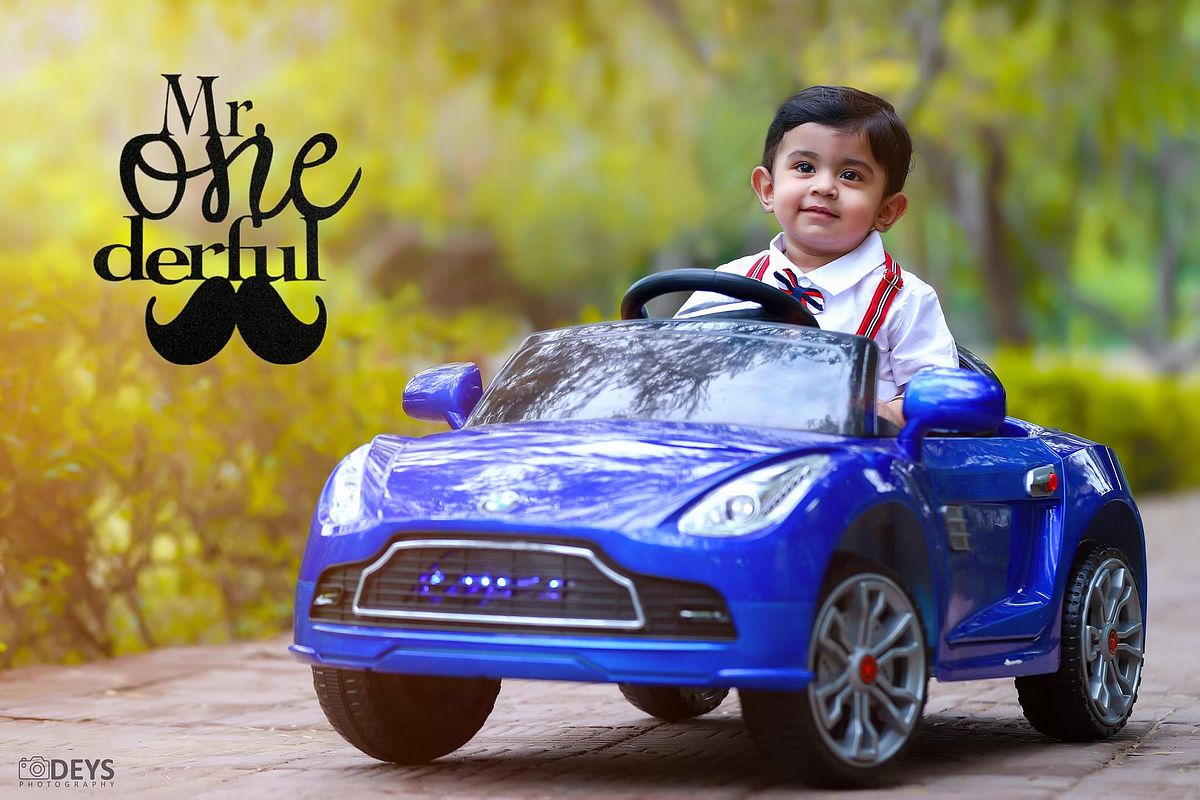 One year birthday photoshoot outdoor