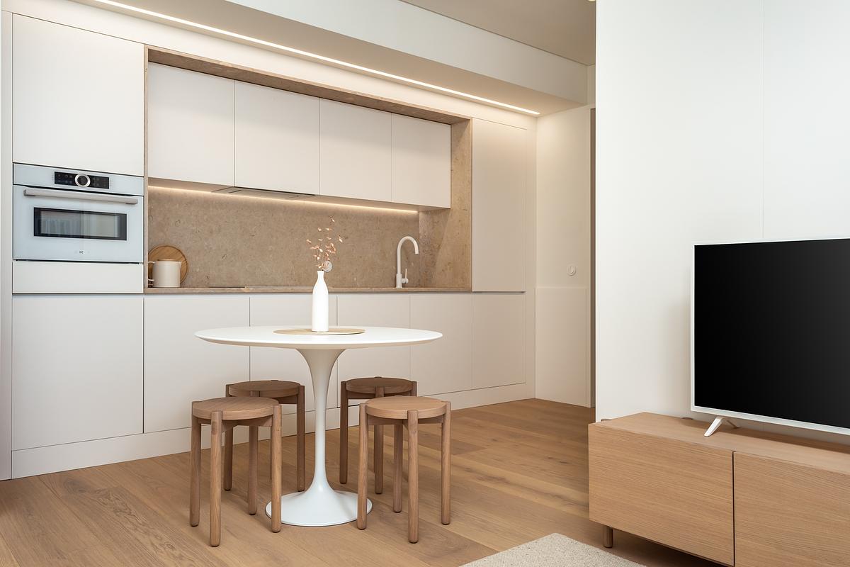 Fotografia de no Apartamento Reabilitado na Av. Roma, Lisboa, projeto do ATELI&Ecirc; 22.