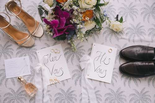 Bride & Groom get ready for the wedding day
