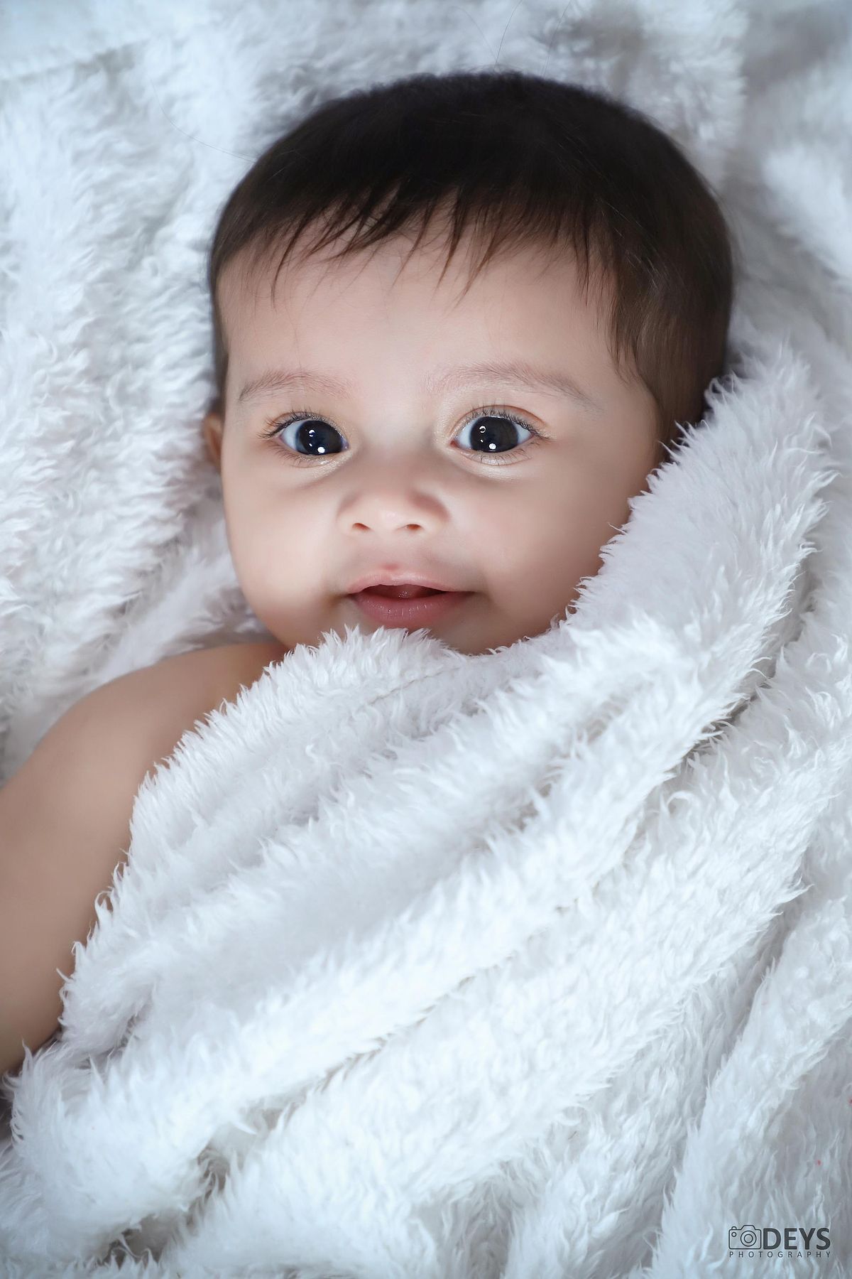 Cute baby photoshoot in Ghaziabad