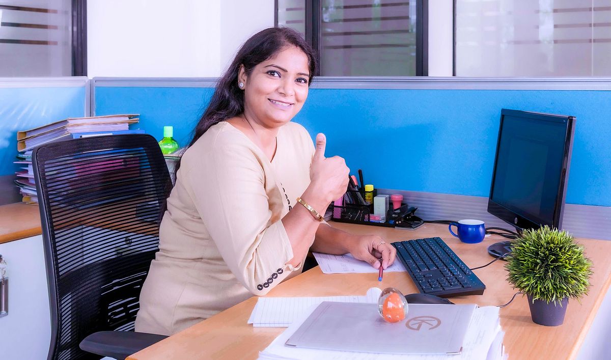 Professional headshot, portrait, and group photo for corporate and personal branding.