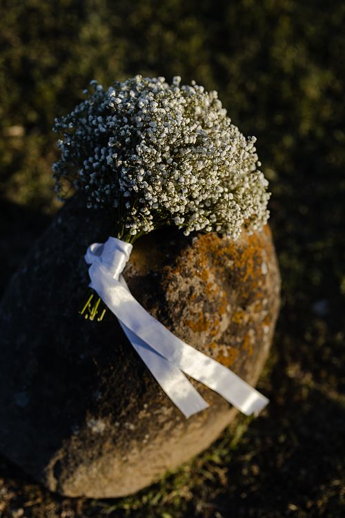 Bouquet raffinato nel giardino della tenuta santi giacomo e filippo