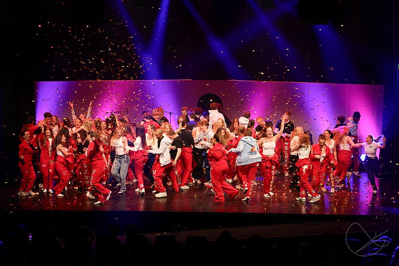 Russerevyen Florø 2024 2005