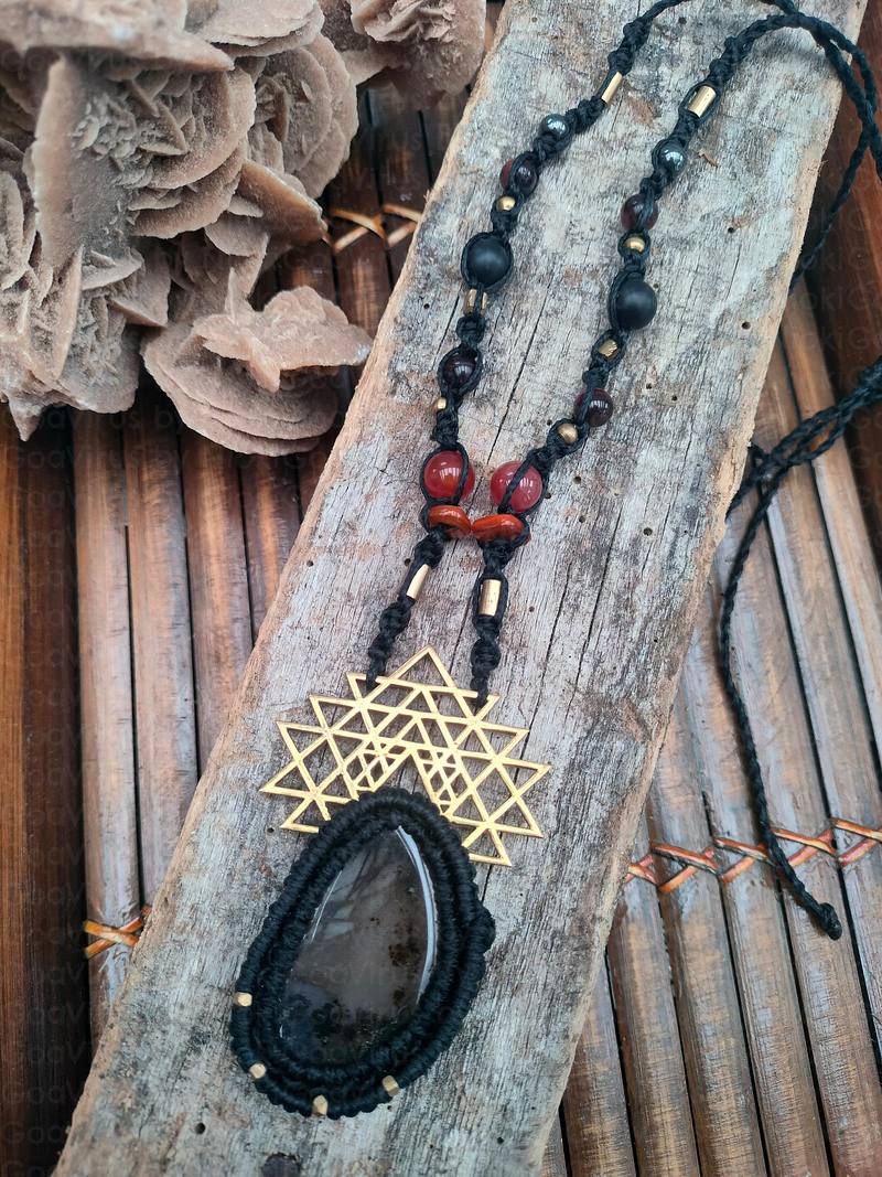 Geometric agate moss necklace